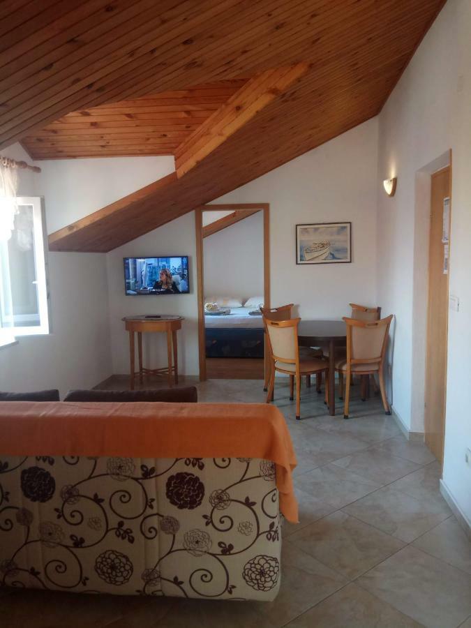 Apartmani Banic Postira Zewnętrze zdjęcie